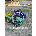 Elektromos traktor kültéri használat közben – Kék