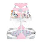 „Baba játék közben a forgó zenélő játszóasztalban – vidám és biztonságos szórakozás”