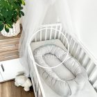 Szürke waffle babafészek karikás wellsoft béléssel csomagolva – elegáns ajándék újszülötteknek