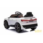 Audi SQ8 fehér gyerek elektromos autó hátulról – LED hátsó lámpákkal