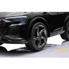 Audi SQ8 fekete gyerek elektromos autó tartozékokkal – töltő, távirányító, útmutató